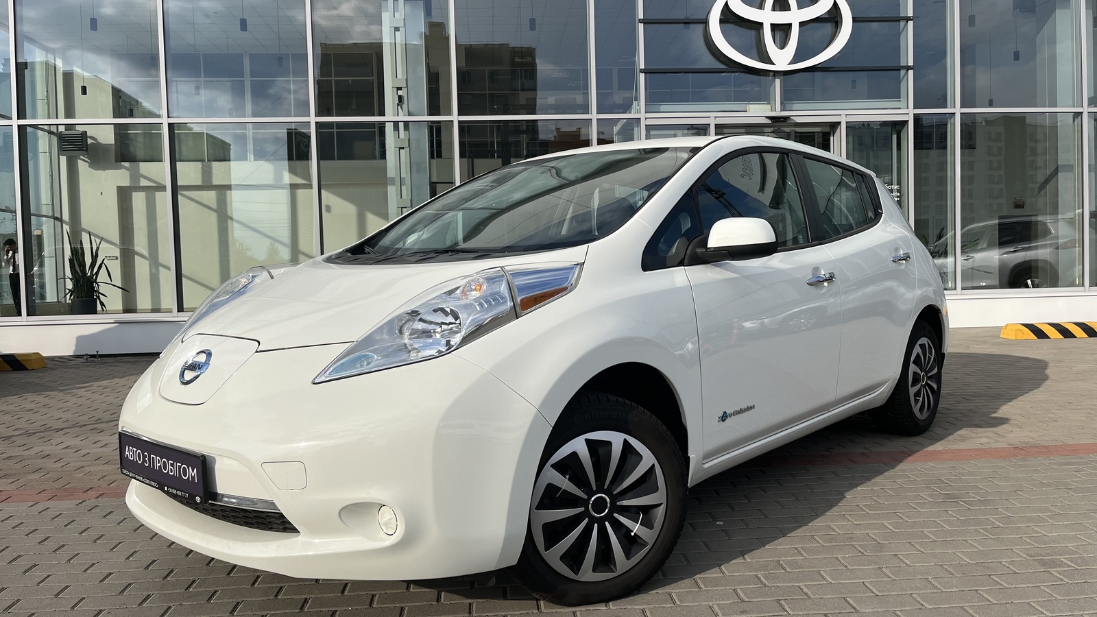 Інші авто NISSAN Leaf 2016 року з пробігом 120000 км, Хетчбек, Тойота Центр Чернігів "Соллі-Плюс", м.Чернігів - 313500 ГРН | Фото № 1