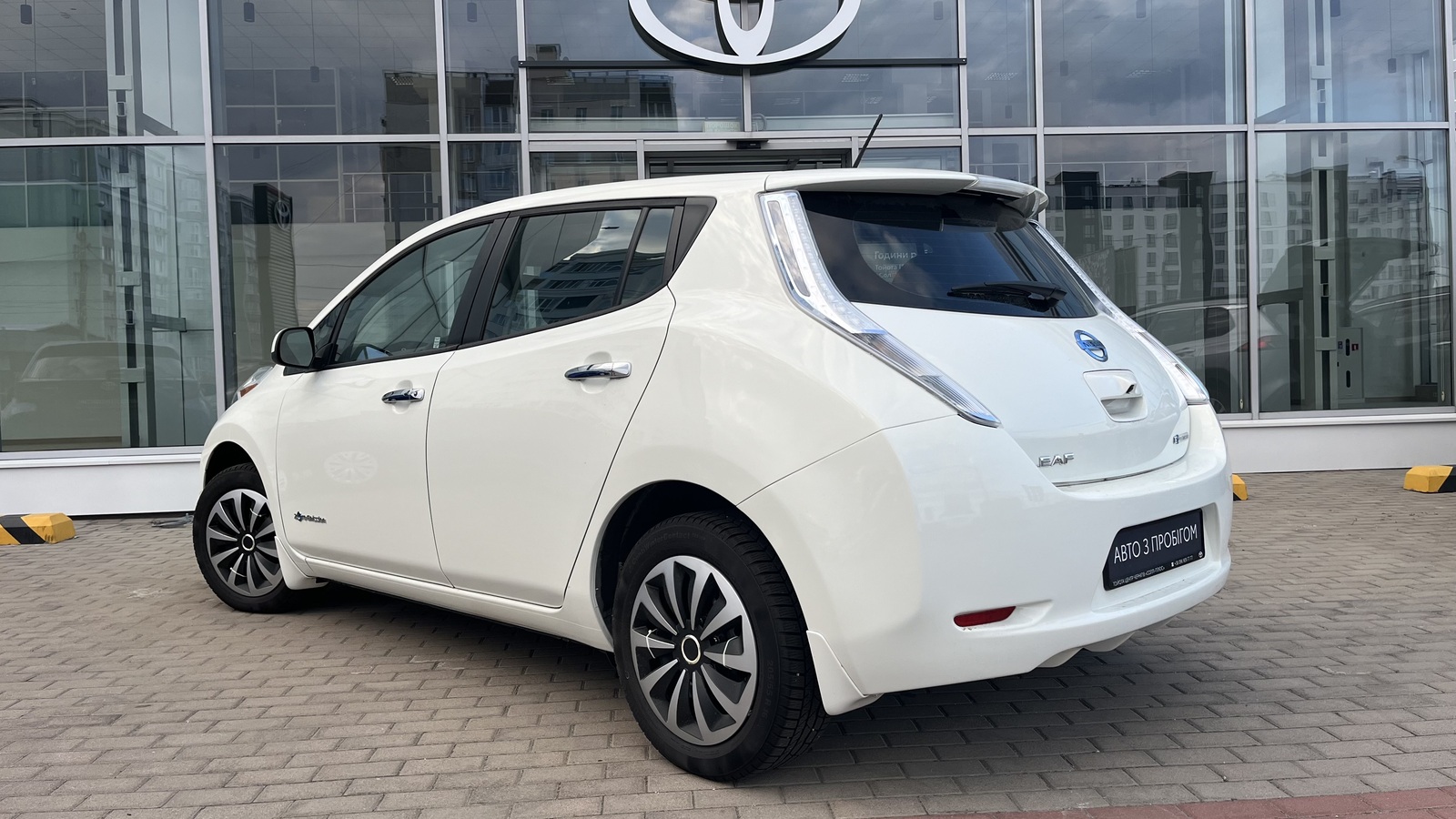 Інші авто NISSAN Leaf 2016 року з пробігом 120000 км, Хетчбек, Тойота Центр Чернігів "Соллі-Плюс", м.Чернігів - 313500 ГРН | Фото № 2