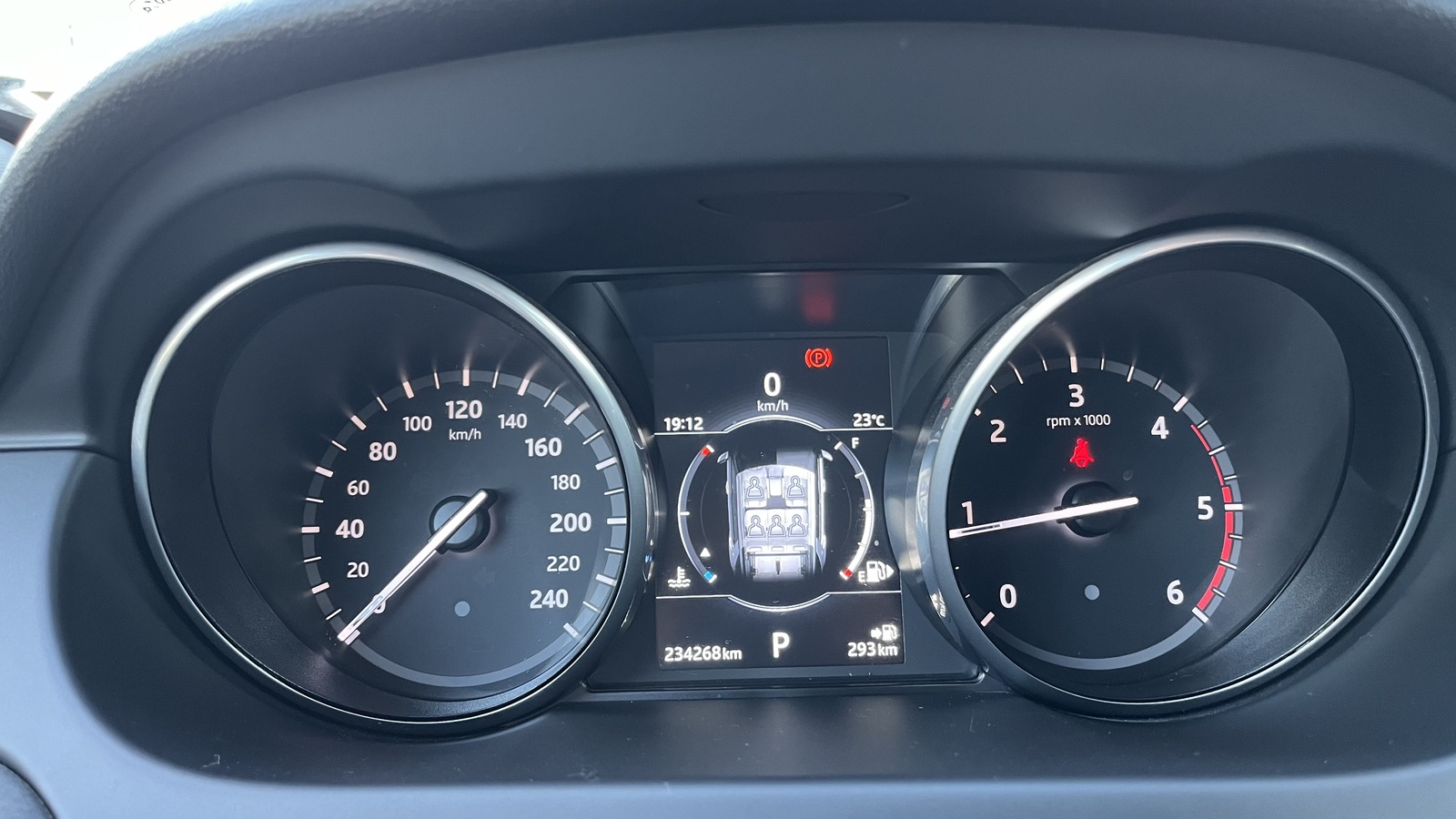 Інші авто LAND ROVER Discovery Sport 2017 року з пробігом 234267 км, Універсал, Тойота Центр Чернігів "Соллі-Плюс", м.Чернігів - 785300 ГРН | Фото № 13