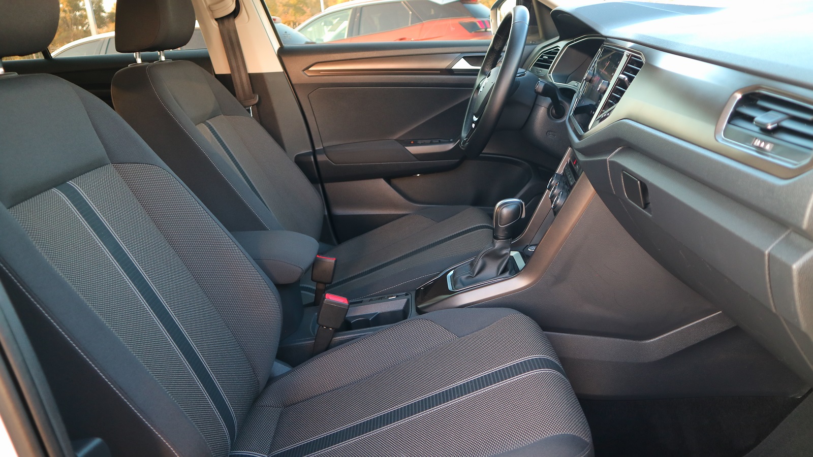 Інші авто VOLKSWAGEN T-Roc 2019 року з пробігом 119611 км, Універсал, Тойота Центр Київ "Автосаміт Укравто Столичне", м.Київ - 878000 ГРН | Фото № 6