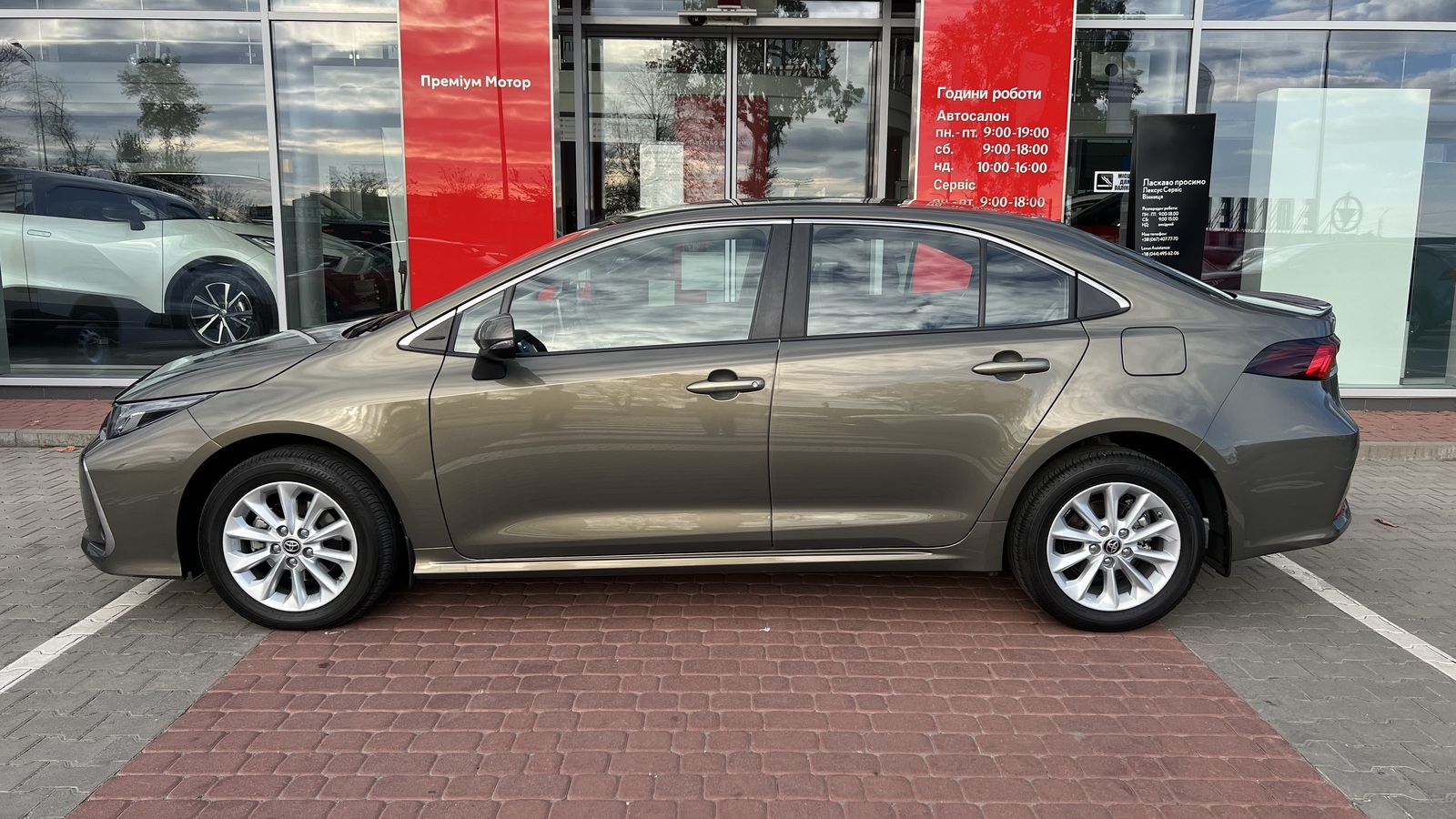Toyota COROLLA 2022 року з пробігом 11743 км, Седан, Тойота Центр Вінниця "Преміум Мотор", м.Вінниця - 1000000 ГРН | Фото № 3
