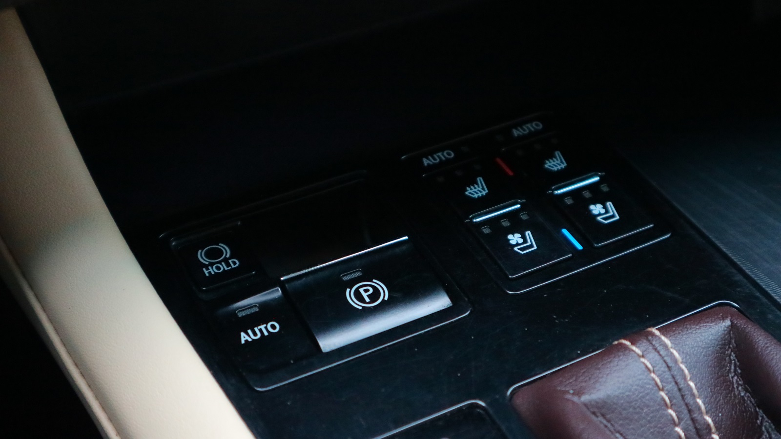 Lexus RX 2015 року з пробігом 120876 км, Універсал, Тойота Центр Київ "Автосаміт Укравто Столичне", м.Київ - 1266000 ГРН | Фото № 18