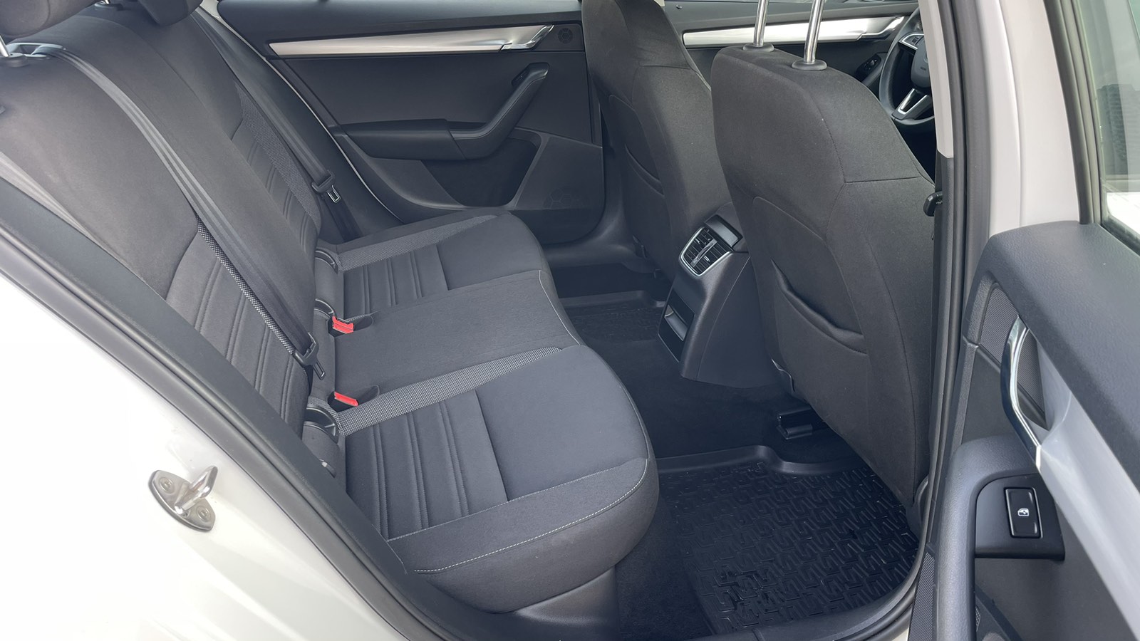 Інші авто SKODA OCTAVIA 2018 року з пробігом 80486 км, Седан, Тойота Центр Київ "Автосаміт Укравто", м.Київ - 661050 ГРН | Фото № 7