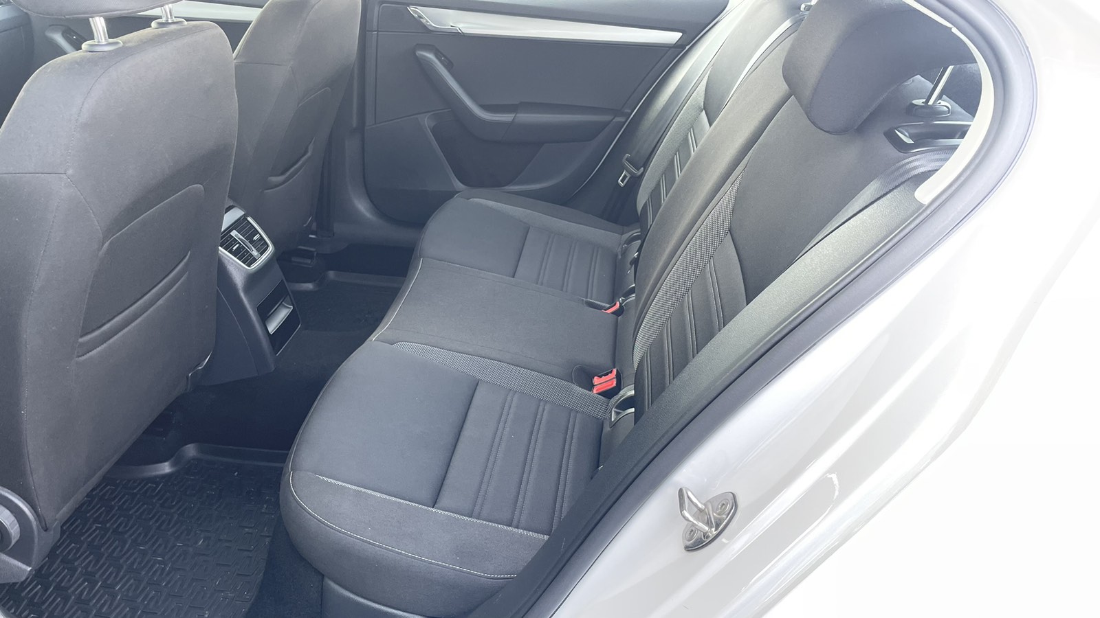 Інші авто SKODA OCTAVIA 2018 року з пробігом 80486 км, Седан, Тойота Центр Київ "Автосаміт Укравто", м.Київ - 661050 ГРН | Фото № 11
