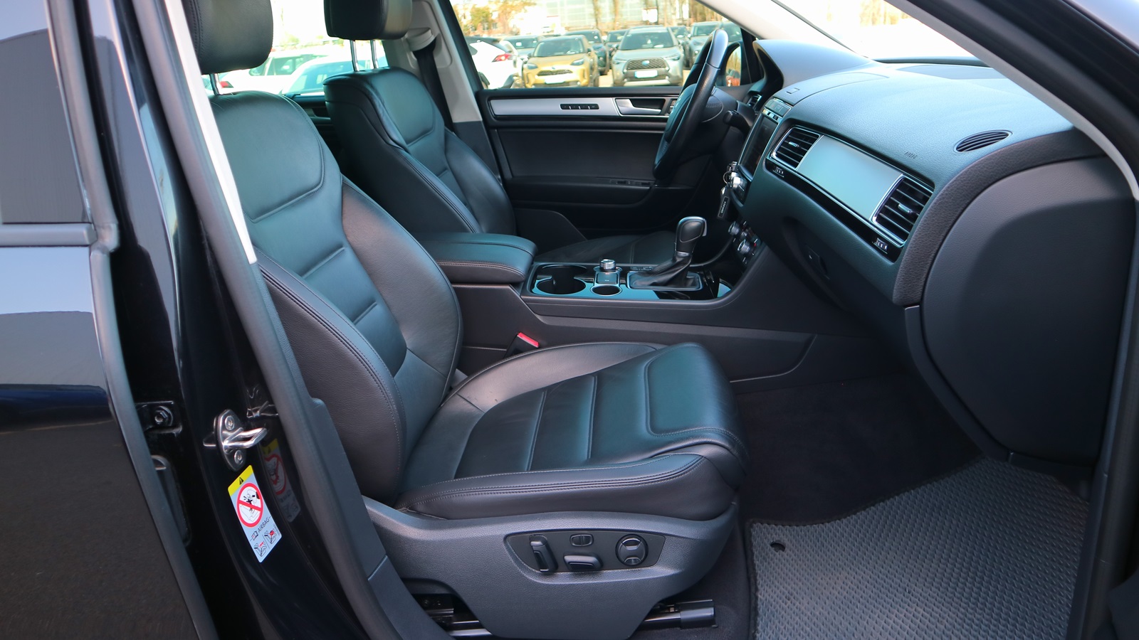 Інші авто VOLKSWAGEN TOUAREG 2016 року з пробігом 258364 км, Універсал, Тойота Центр Київ "Автосаміт Укравто Столичне", м.Київ - 923000 ГРН | Фото № 6