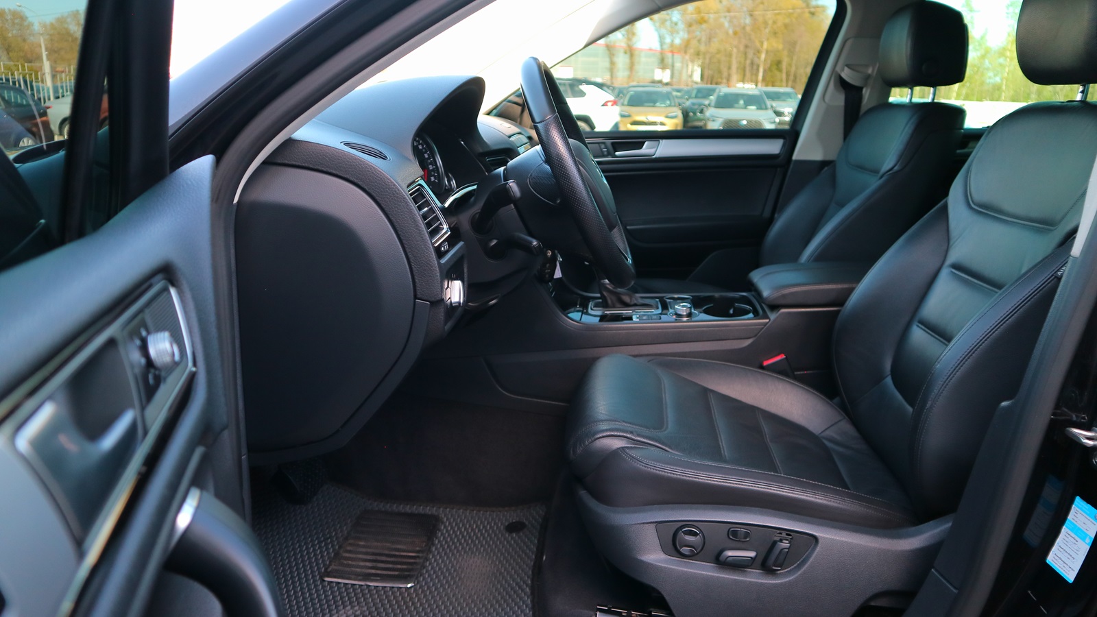 Інші авто VOLKSWAGEN TOUAREG 2016 року з пробігом 258364 км, Універсал, Тойота Центр Київ "Автосаміт Укравто Столичне", м.Київ - 923000 ГРН | Фото № 13