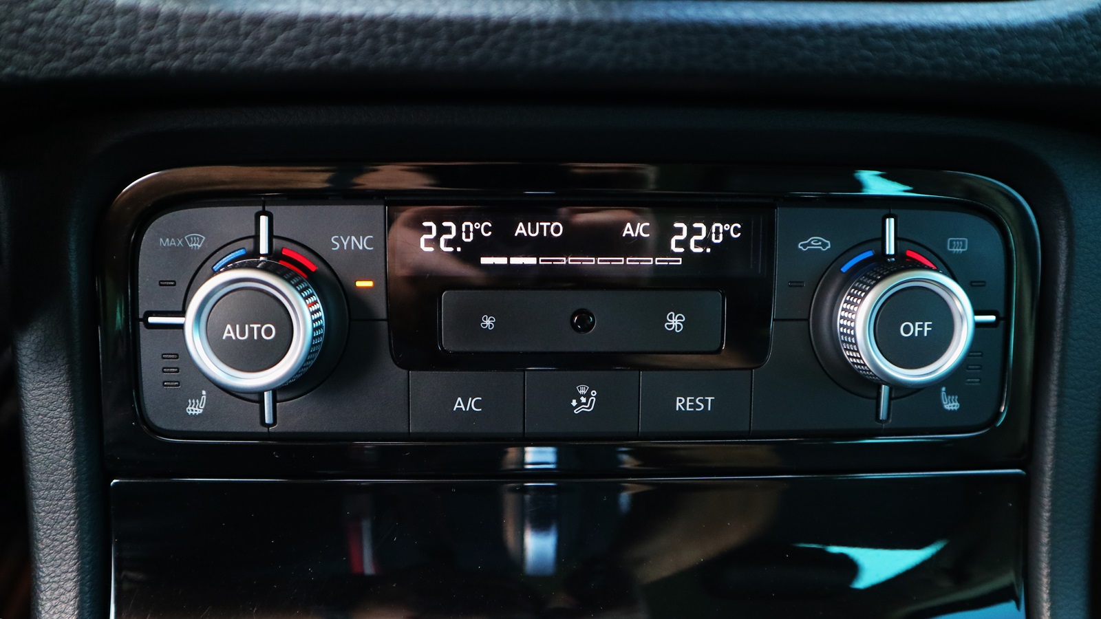 Інші авто VOLKSWAGEN TOUAREG 2016 року з пробігом 258364 км, Універсал, Тойота Центр Київ "Автосаміт Укравто Столичне", м.Київ - 923000 ГРН | Фото № 20