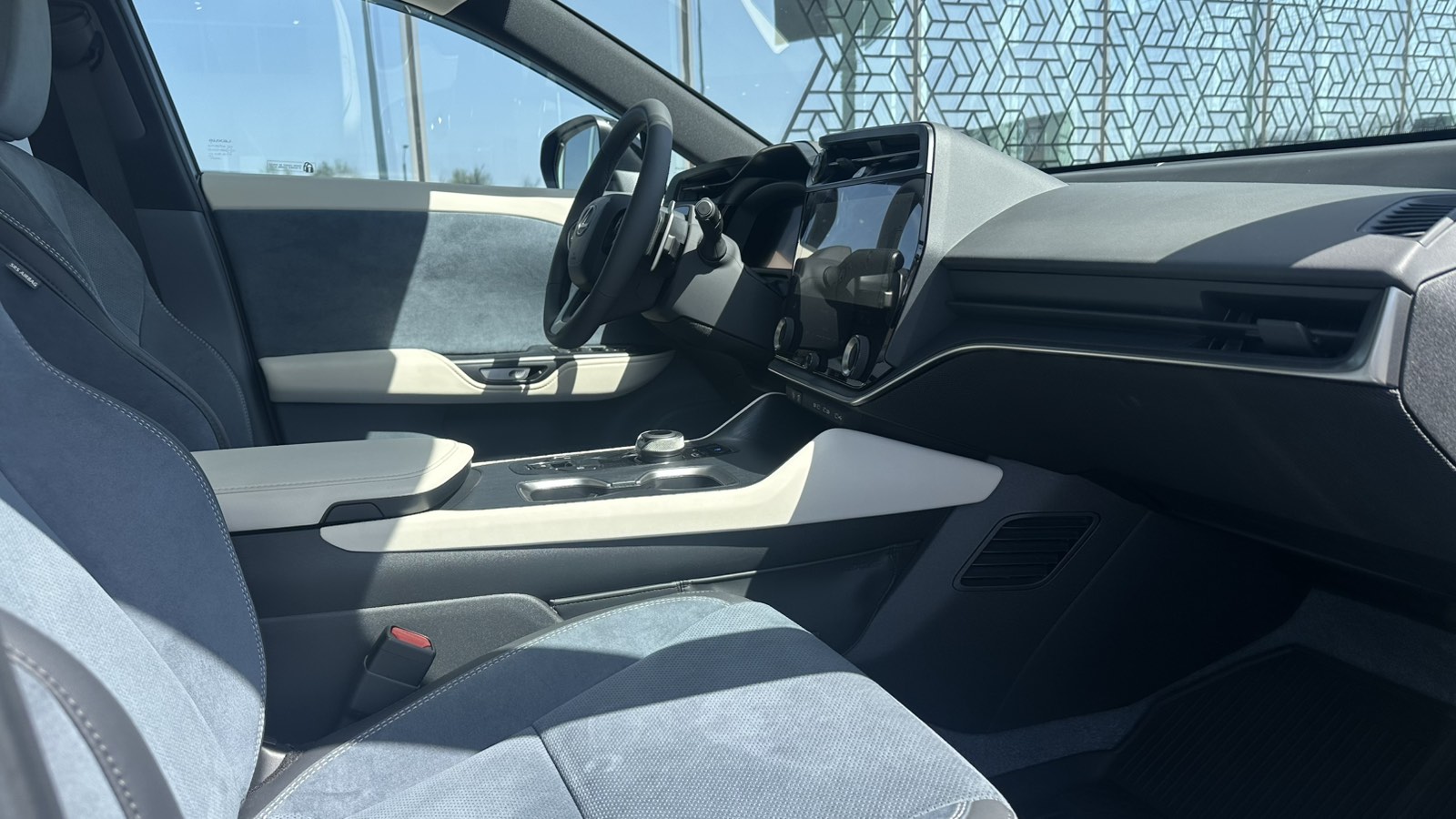 Lexus RZ 450e 2023 року з пробігом 2805 км, Універсал, Лексус Київ Аеропорт, м.Київ - 2276790 ГРН | Фото № 6