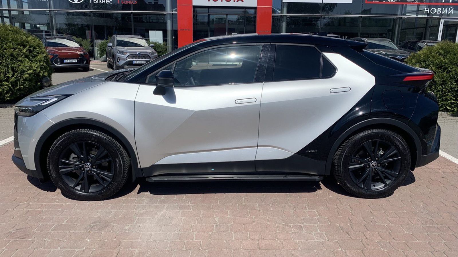 Toyota C-HR 2023 року з пробігом 1779 км, Хетчбек, Тойота Центр Хмельницький "Гранд Мотор", м.Хмельницький - 1647500 ГРН | Фото № 3