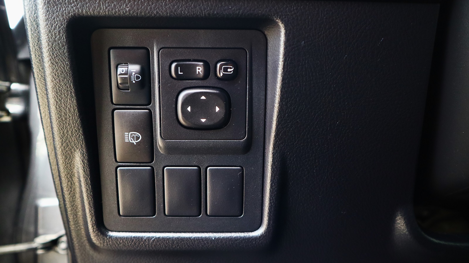 Toyota LAND CRUISER PRADO 2016 року з пробігом 247776 км, Універсал, Тойота Центр Київ "Автосаміт Укравто Столичне", м.Київ - 1007000 ГРН | Фото № 21