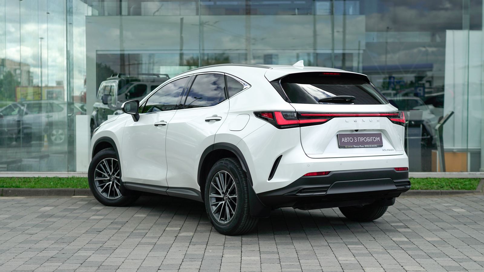 Lexus NX 2021 року з пробігом 36645 км, Універсал, Лексус Львів, м.Львів - 2386250 ГРН | Фото № 2