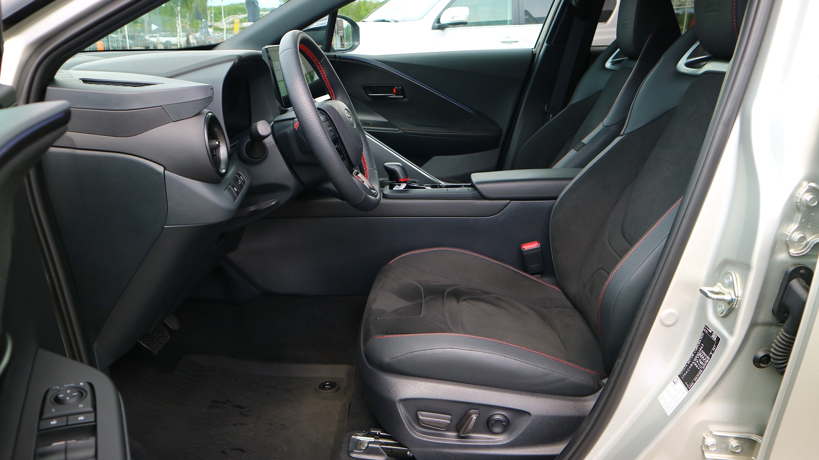 Toyota C-HR 2023 року з пробігом 1540 км, Хетчбек, Тойота Центр Київ "Автосаміт Укравто Столичне", м.Київ - 1727000 ГРН | Фото № 13