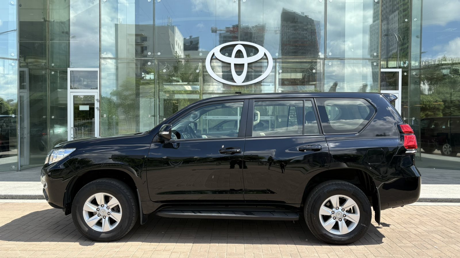 Toyota LAND CRUISER PRADO 2017 року з пробігом 204813 км, Універсал, Тойота Центр Київ "Автосаміт Укравто", м.Київ - 1090000 ГРН | Фото № 3