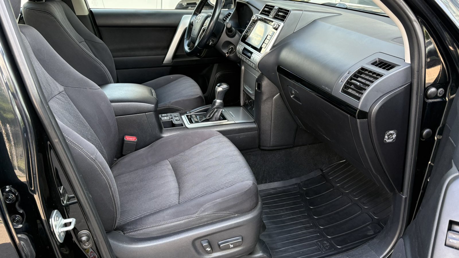 Toyota LAND CRUISER PRADO 2017 року з пробігом 204813 км, Універсал, Тойота Центр Київ "Автосаміт Укравто", м.Київ - 1090000 ГРН | Фото № 6