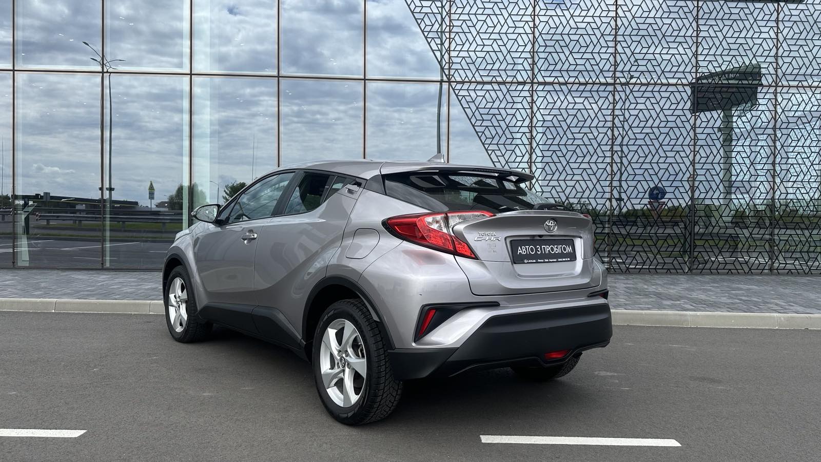 Toyota C-HR 2019 року з пробігом 61800 км, Хетчбек, Лексус Київ Аеропорт, м.Київ - 810682 ГРН | Фото № 2