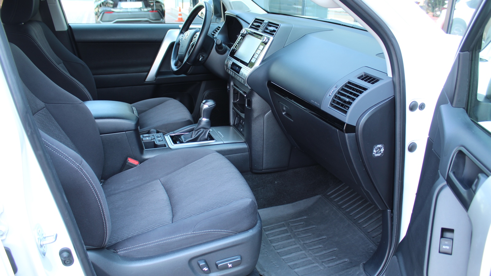 Toyota LAND CRUISER PRADO 2020 року з пробігом 46890 км, Універсал, Тойота Центр Київ "Сіті Плаза", м.Київ - 1652417 ГРН | Фото № 6