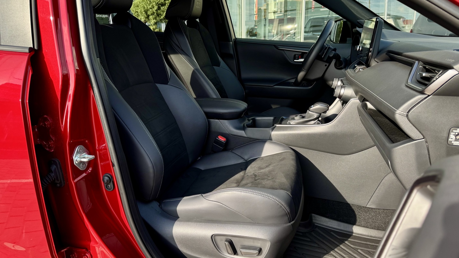 Toyota RAV4 2023 року з пробігом 1678 км, Універсал, Тойота Центр Чернігів "Соллі-Плюс", м.Чернігів - 1990000 ГРН | Фото № 6