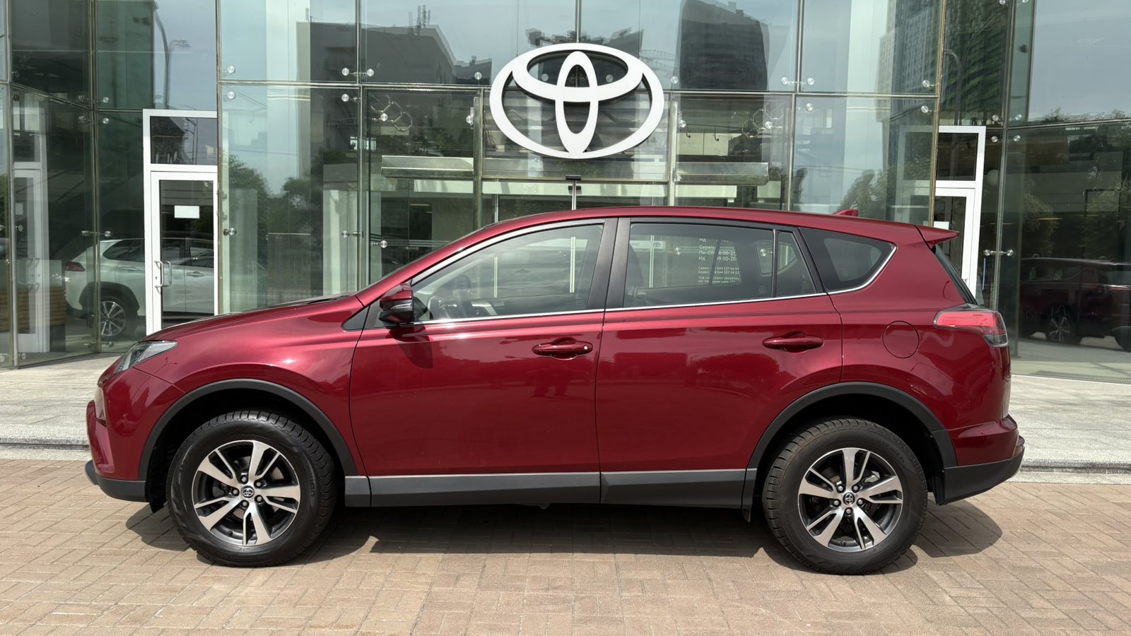 Toyota RAV4 2018 року з пробігом 62323 км, Універсал, Тойота Центр Київ "Автосаміт Укравто", м.Київ - 1070550 ГРН | Фото № 3