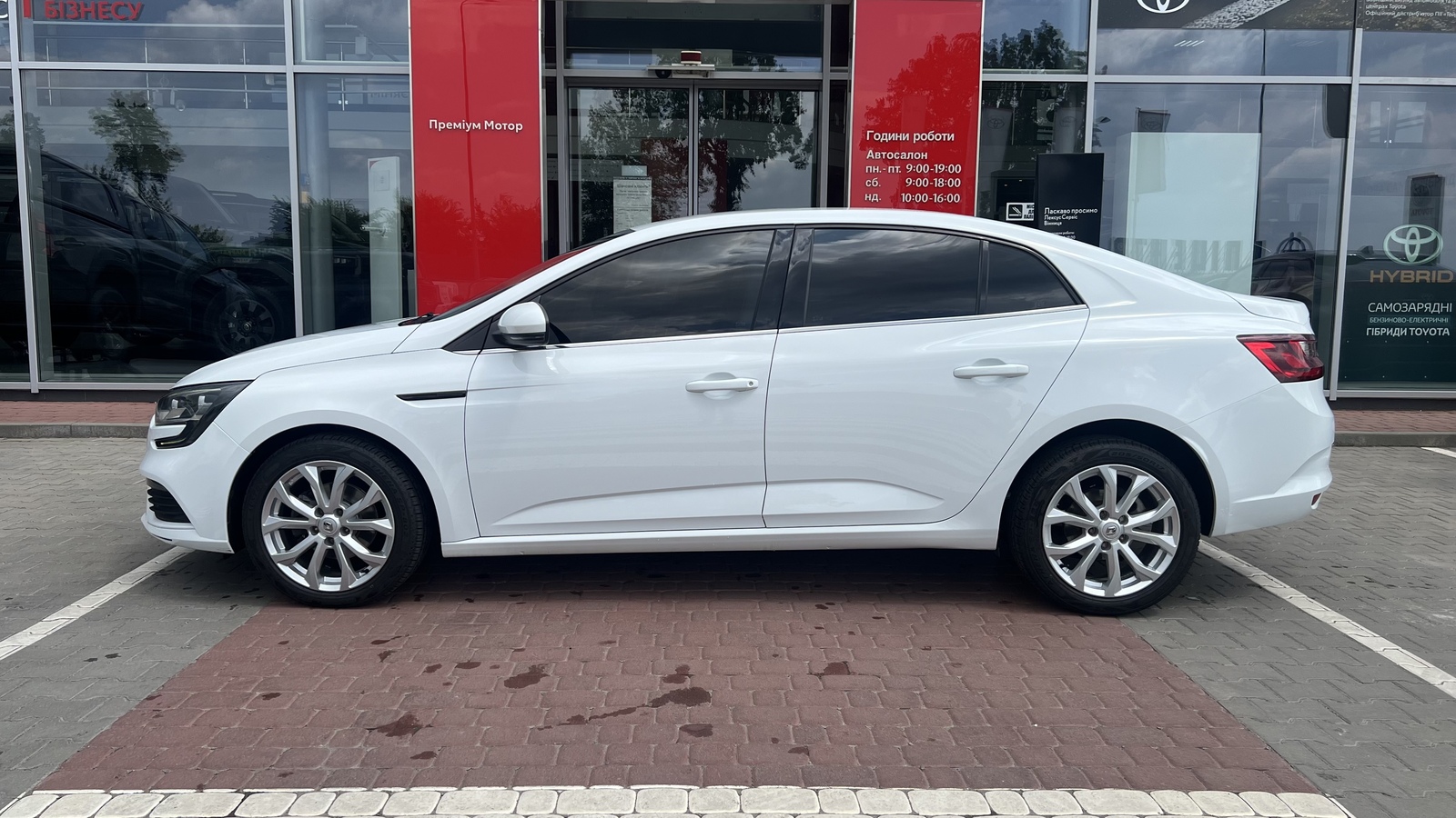 Інші авто RENAULT MEGANE 2019 року з пробігом 107854 км, Седан, Тойота Центр Вінниця "Преміум Мотор", м.Вінниця - 640000 ГРН | Фото № 3