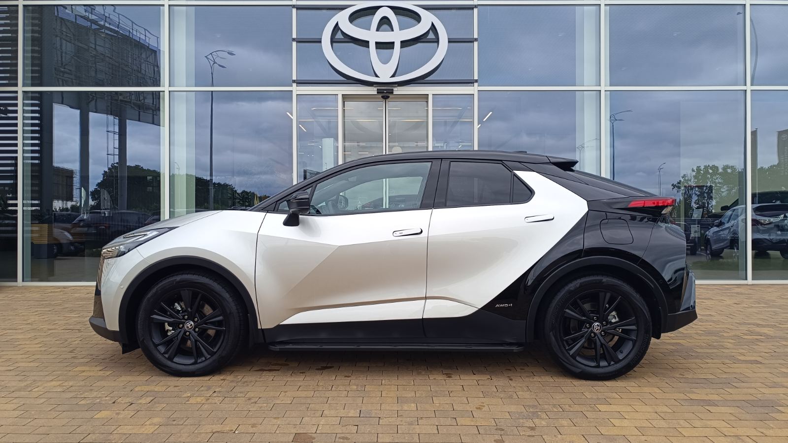 Toyota C-HR 2023 року з пробігом 1630 км, Універсал, Тойота Центр Київ «ВІДІ Аеропорт», м.Київ - 1690000 ГРН | Фото № 3