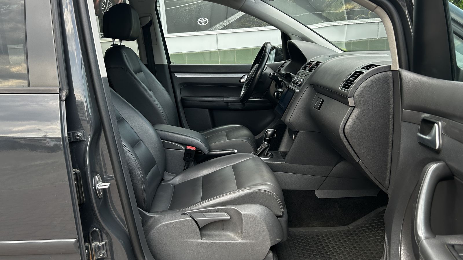 Інші авто VOLKSWAGEN TOURAN 2014 року з пробігом 275754 км, Універсал, Тойота Центр Чернівці "Олімп-Моторс", м.Чернівці - 470000 ГРН | Фото № 6