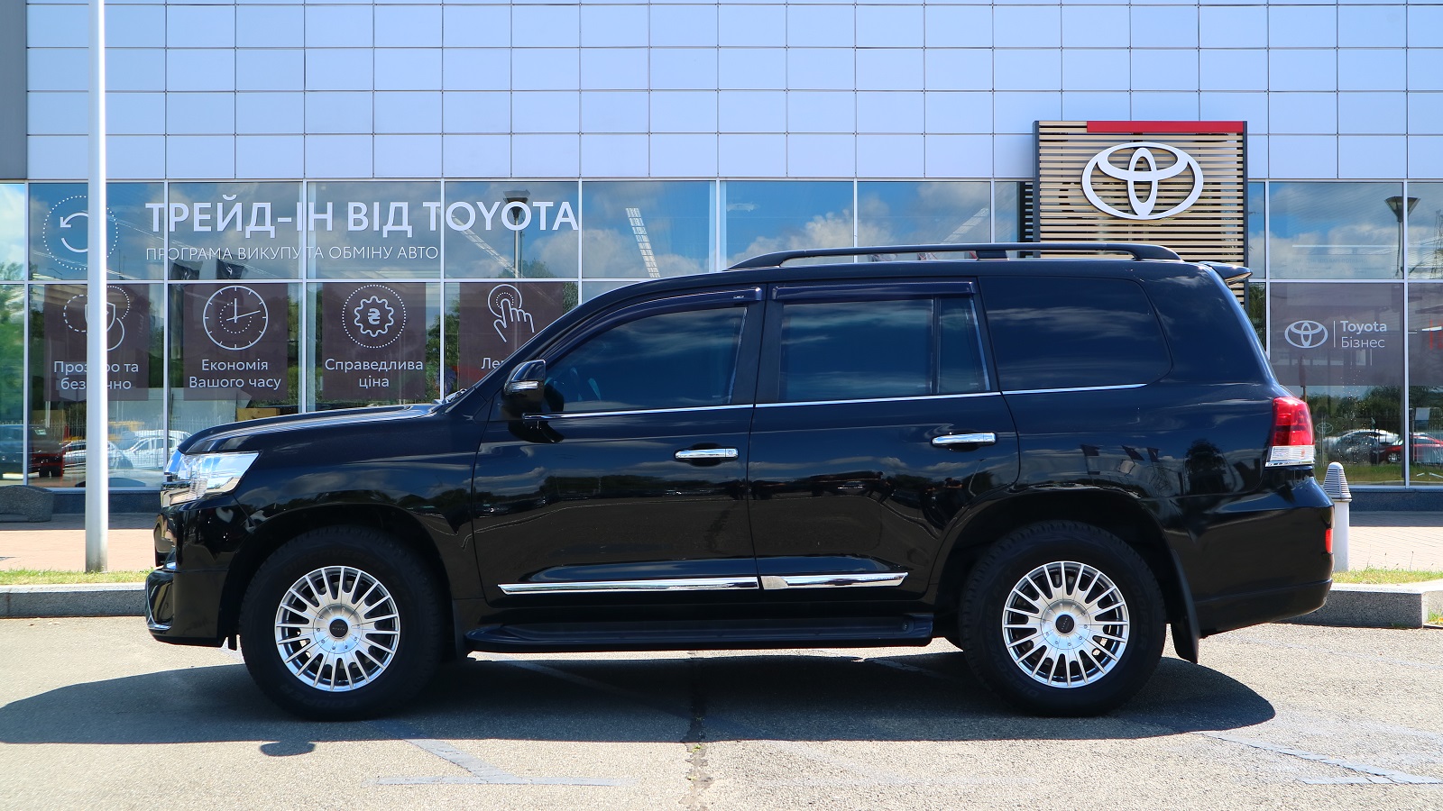 Toyota LAND CRUISER 2018 року з пробігом 41604 км, Універсал, Тойота Центр Київ "Автосаміт Укравто Столичне", м.Київ - 7953000 ГРН | Фото № 3