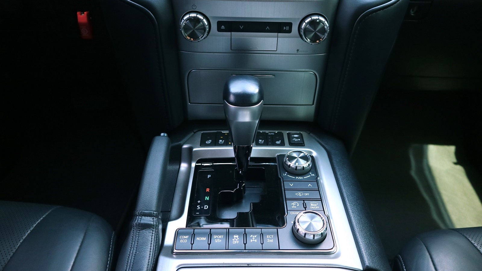 Toyota LAND CRUISER 2018 року з пробігом 41604 км, Універсал, Тойота Центр Київ "Автосаміт Укравто Столичне", м.Київ - 7953000 ГРН | Фото № 18