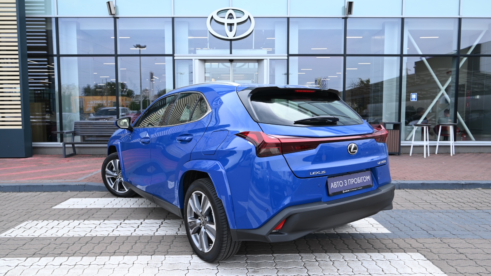 Lexus UX 300e 2023 року з пробігом 3694 км, Універсал, Тойота Центр Київ "Сіті Плаза", м.Київ - 1536600 ГРН | Фото № 2