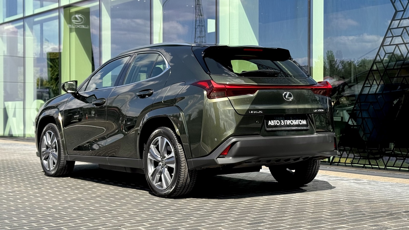 Lexus UX 300e 2023 року з пробігом 9017 км, Універсал, Лексус Одеса, м.Одеса - 1740835 ГРН | Фото № 2