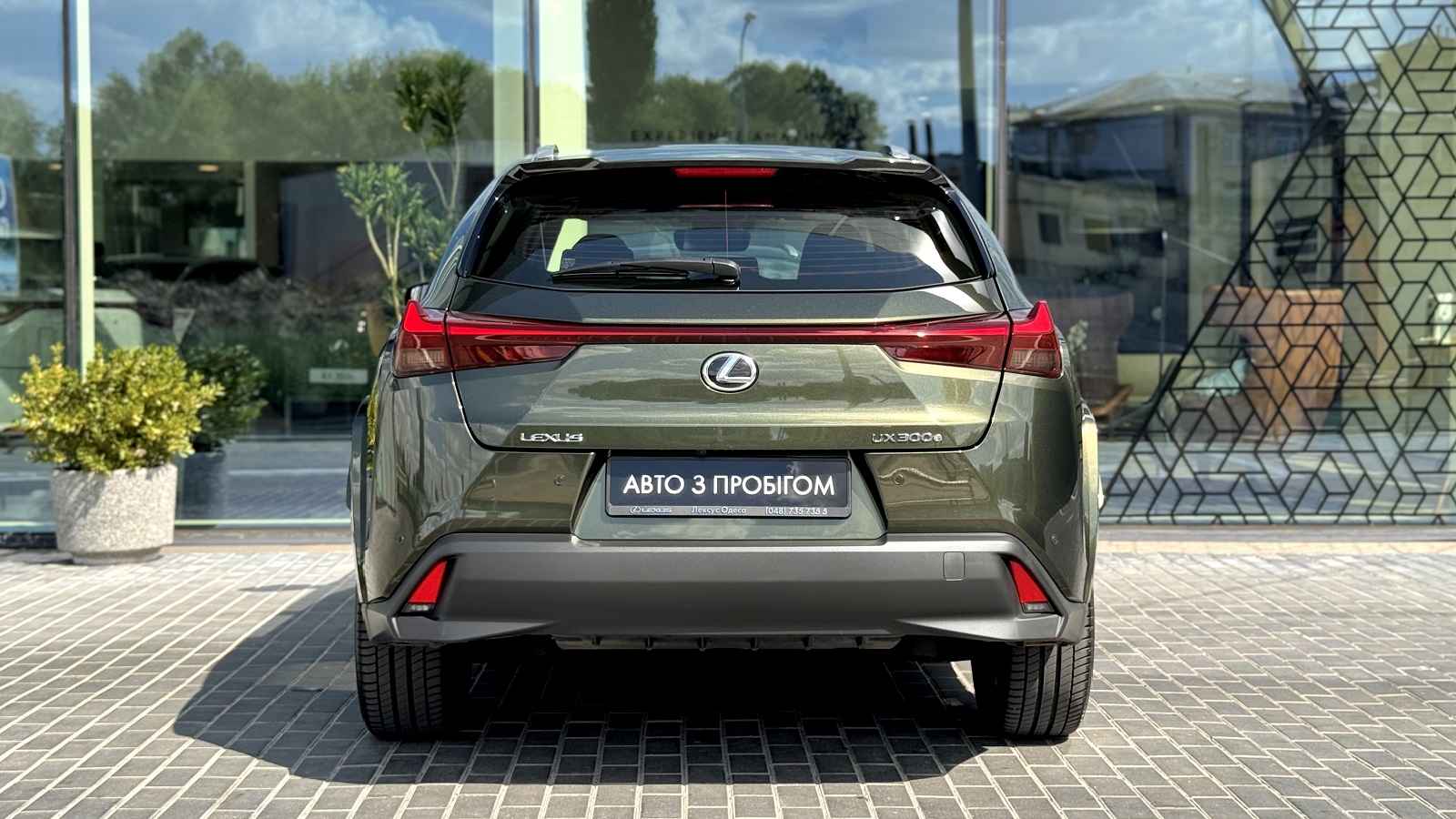 Lexus UX 300e 2023 року з пробігом 9017 км, Універсал, Лексус Одеса, м.Одеса - 1740835 ГРН | Фото № 4