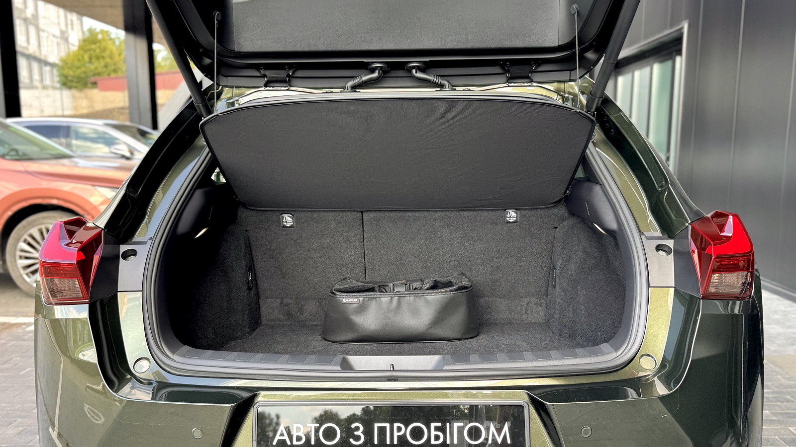 Lexus UX 300e 2023 року з пробігом 9017 км, Універсал, Лексус Одеса, м.Одеса - 1740835 ГРН | Фото № 10