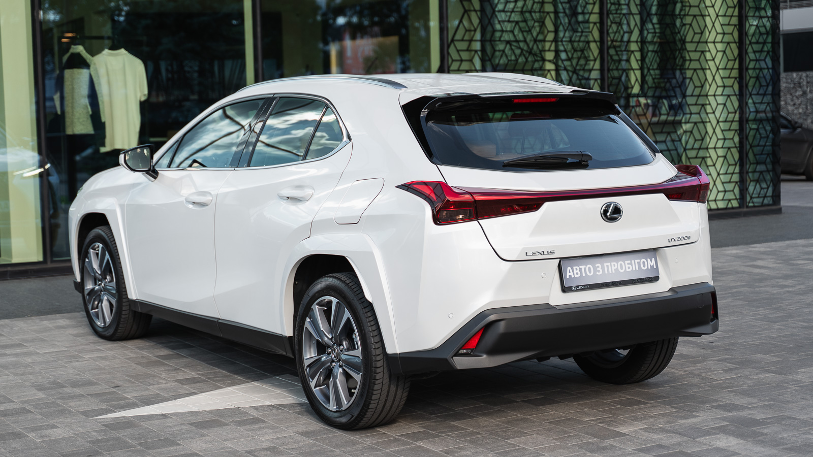 Lexus UX 300e 2023 року з пробігом 3334 км, Універсал, Лексус Дніпро, м.Дніпро - 1536600 ГРН | Фото № 2