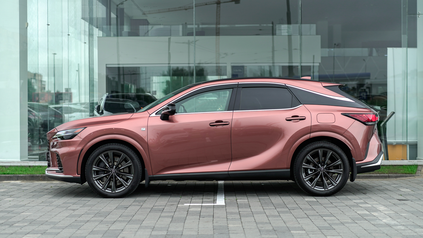 Lexus RX 2022 року з пробігом 4594 км, Універсал, Лексус Львів, м.Львів - 3195500 ГРН | Фото № 3