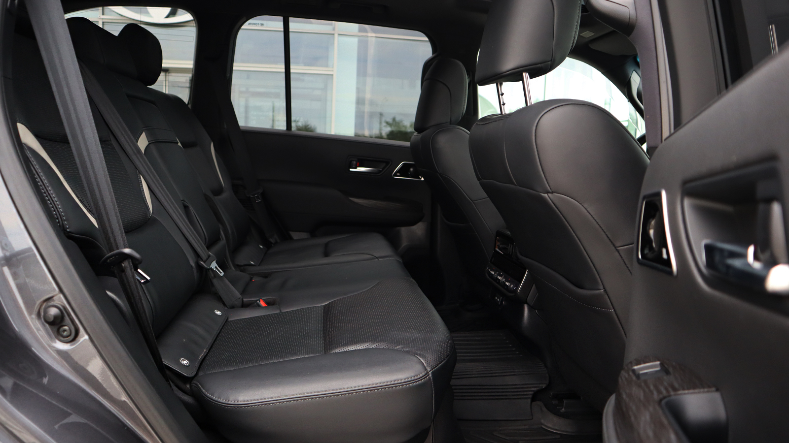 Toyota LAND CRUISER 2023 року з пробігом 177073 км, Універсал, Тойота Центр Рівне "Агат Авто", м.Рівне - 3105000 ГРН | Фото № 7