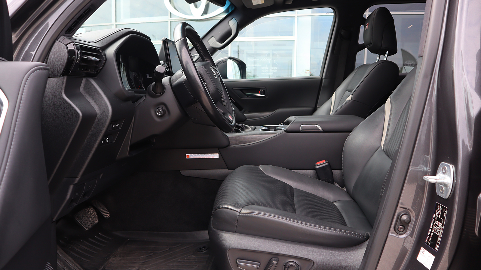 Toyota LAND CRUISER 2023 року з пробігом 177073 км, Універсал, Тойота Центр Рівне "Агат Авто", м.Рівне - 3105000 ГРН | Фото № 12