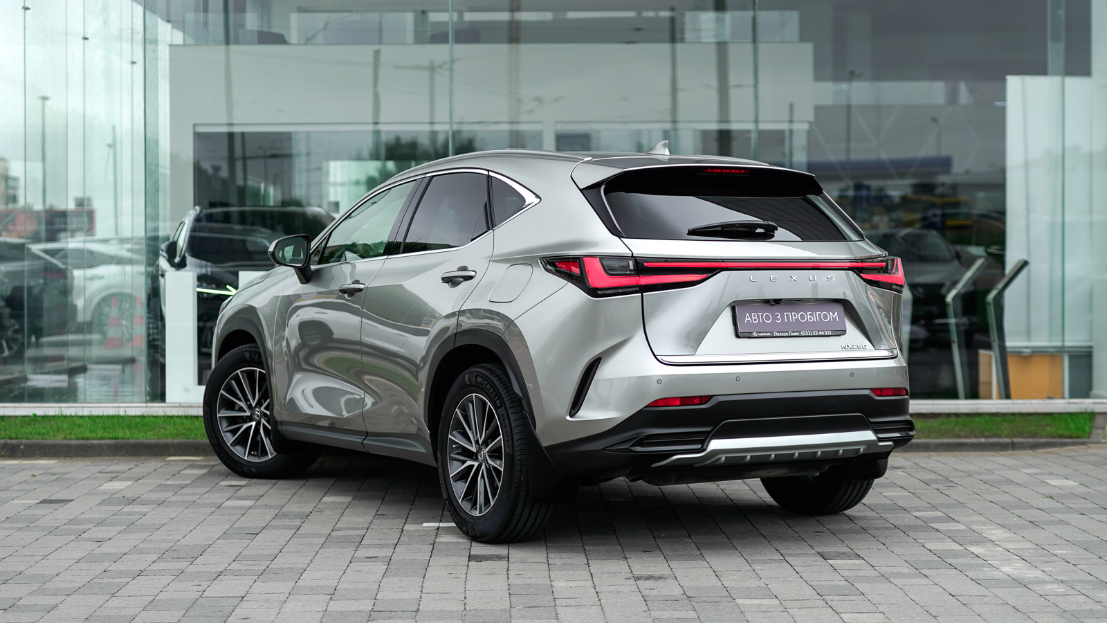 Lexus NX 2021 року з пробігом 163950 км, Універсал, Лексус Львів, м.Львів - 1597750 ГРН | Фото № 2