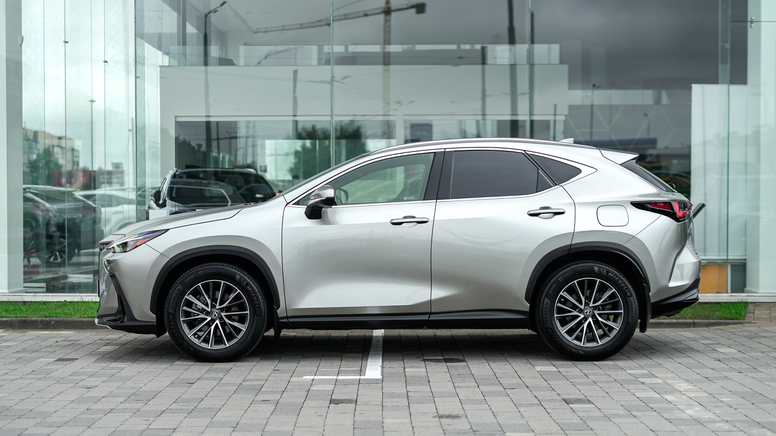 Lexus NX 2021 року з пробігом 163950 км, Універсал, Лексус Львів, м.Львів - 1597750 ГРН | Фото № 3