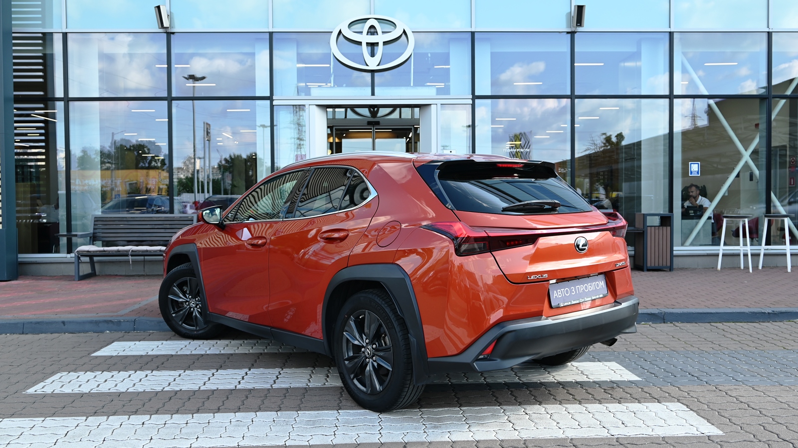 Lexus UX 2018 року з пробігом 72985 км, Хетчбек, Тойота Центр Київ "Сіті Плаза", м.Київ - 1114602 ГРН | Фото № 2