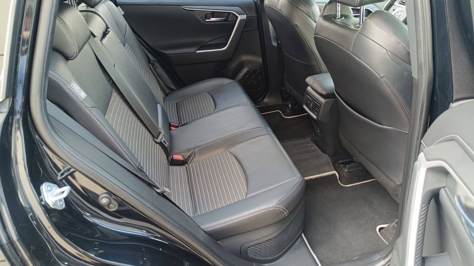 Toyota RAV4 2020 року з пробігом 103700 км, Універсал, Тойота Центр Київ «ВІДІ Аеропорт», м.Київ - 1395000 ГРН | Фото № 7