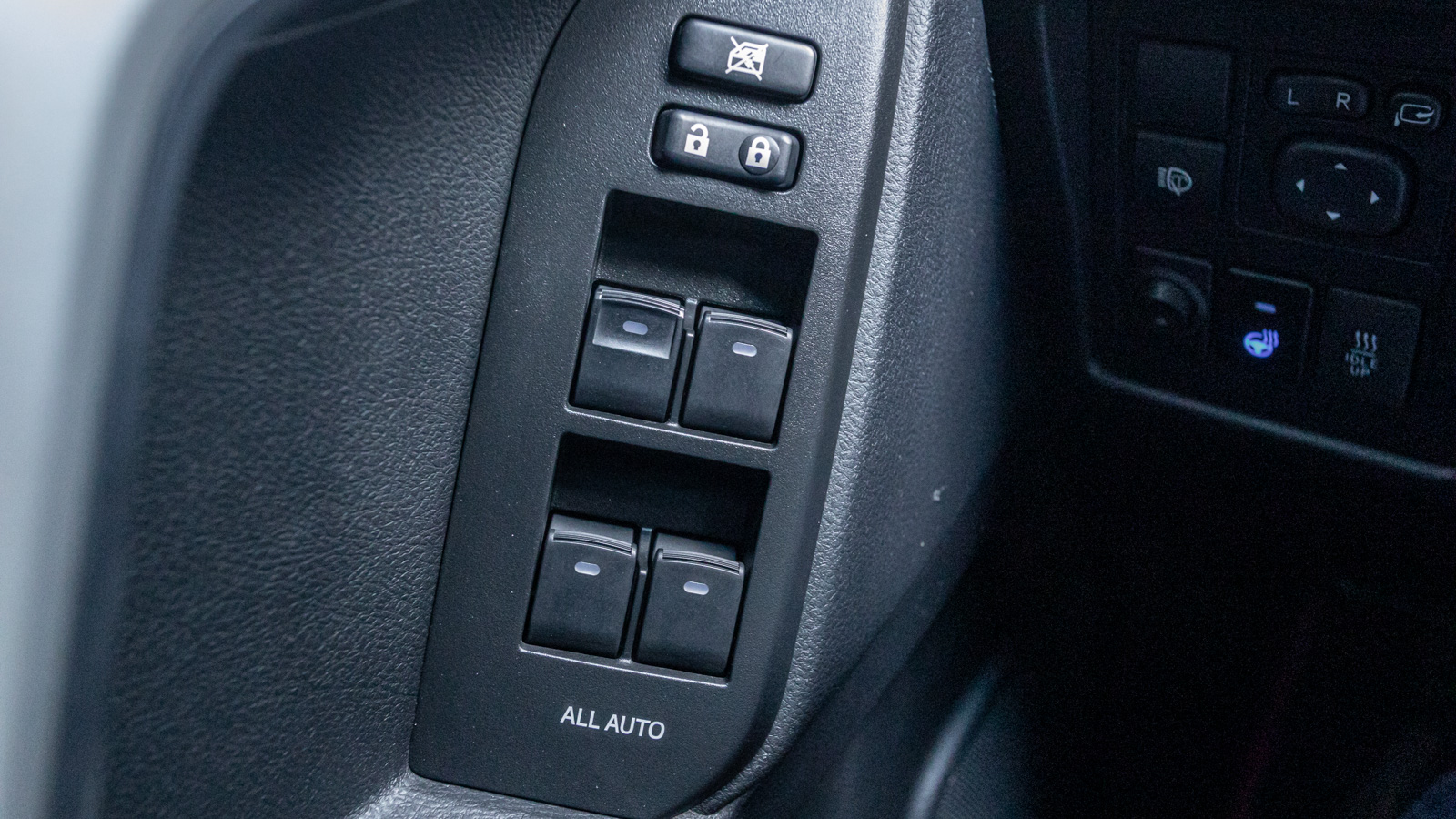 Toyota LAND CRUISER PRADO 2019 року з пробігом 115067 км, Універсал, Тойота Центр Дніпро "Алмаз Мотор" на Запорізькому шосе, м.Дніпро - 1585000 ГРН | Фото № 23