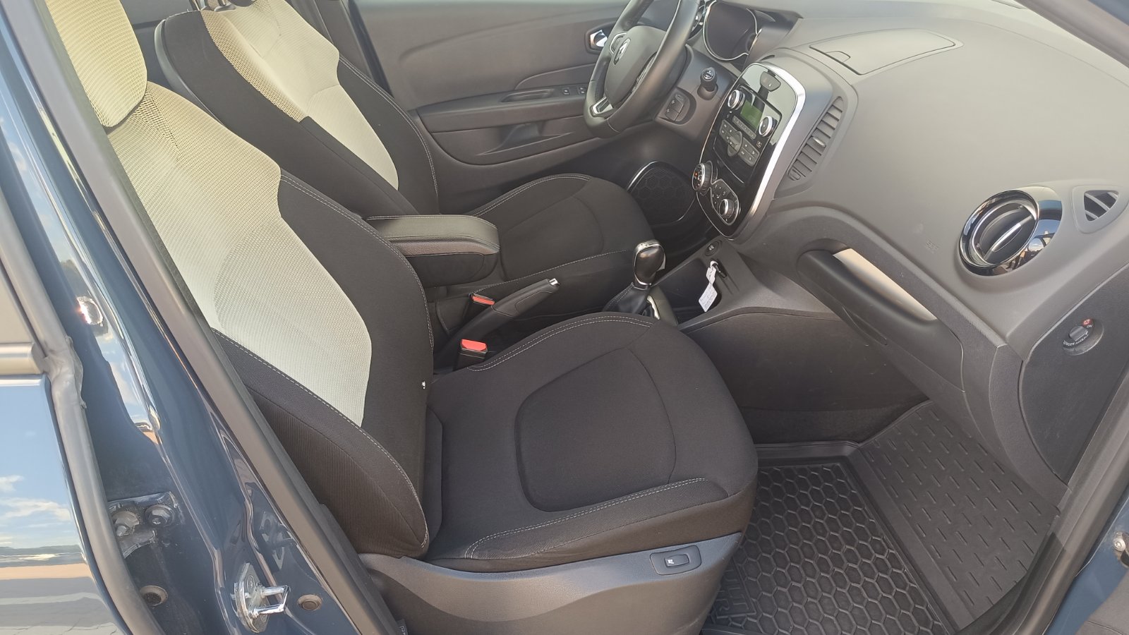 Інші авто RENAULT Captur 2019 року з пробігом 123670 км, Хетчбек, Тойота Центр Київ «ВІДІ Аеропорт», м.Київ - 590000 ГРН | Фото № 6