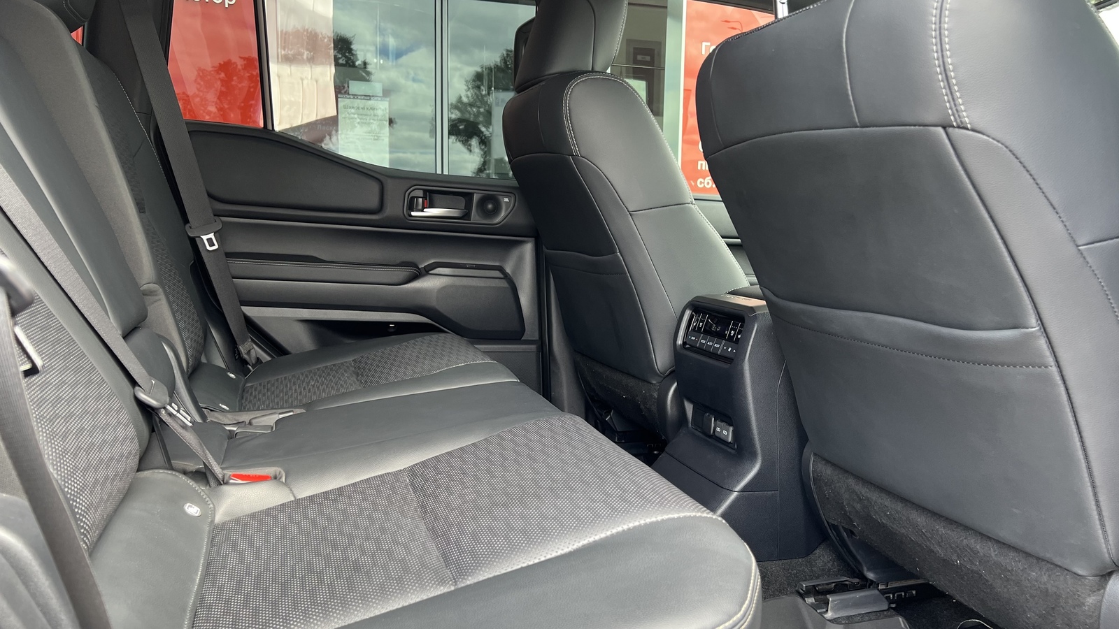 Toyota LAND CRUISER PRADO 2024 року з пробігом 34397 км, Універсал, Тойота Центр Вінниця "Преміум Мотор", м.Вінниця - 2820000 ГРН | Фото № 7
