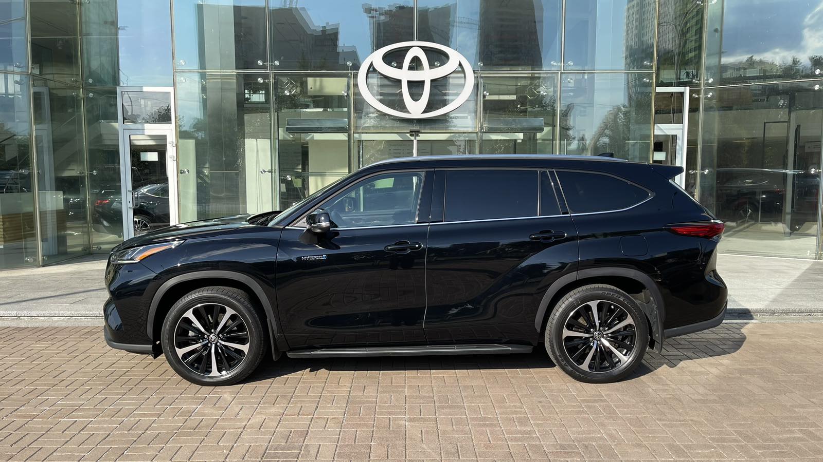 Toyota HIGHLANDER 2021 року з пробігом 43293 км, Універсал, Тойота Центр Київ "Автосаміт Укравто", м.Київ - 2633400 ГРН | Фото № 3