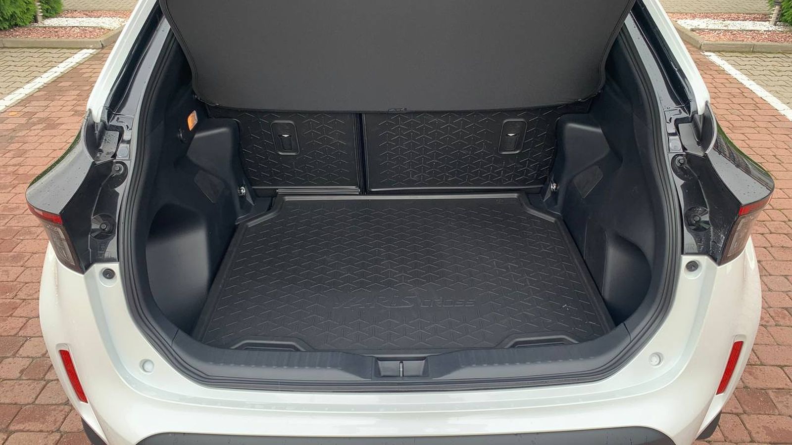 Toyota YARIS CROSS 2024 року з пробігом 925 км, Хетчбек, Тойота Центр Хмельницький "Гранд Мотор", м.Хмельницький - 1363000 ГРН | Фото № 10