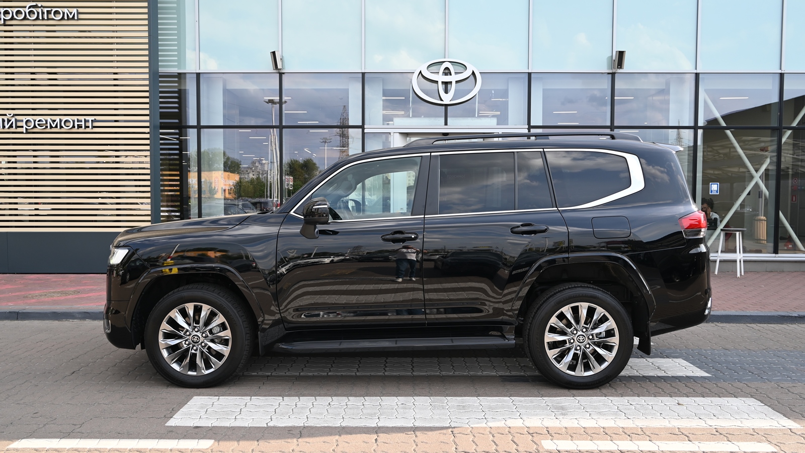 Toyota LAND CRUISER 2023 року з пробігом 113721 км, Універсал, Тойота Центр Київ "Сіті Плаза", м.Київ - 2991040 ГРН | Фото № 3