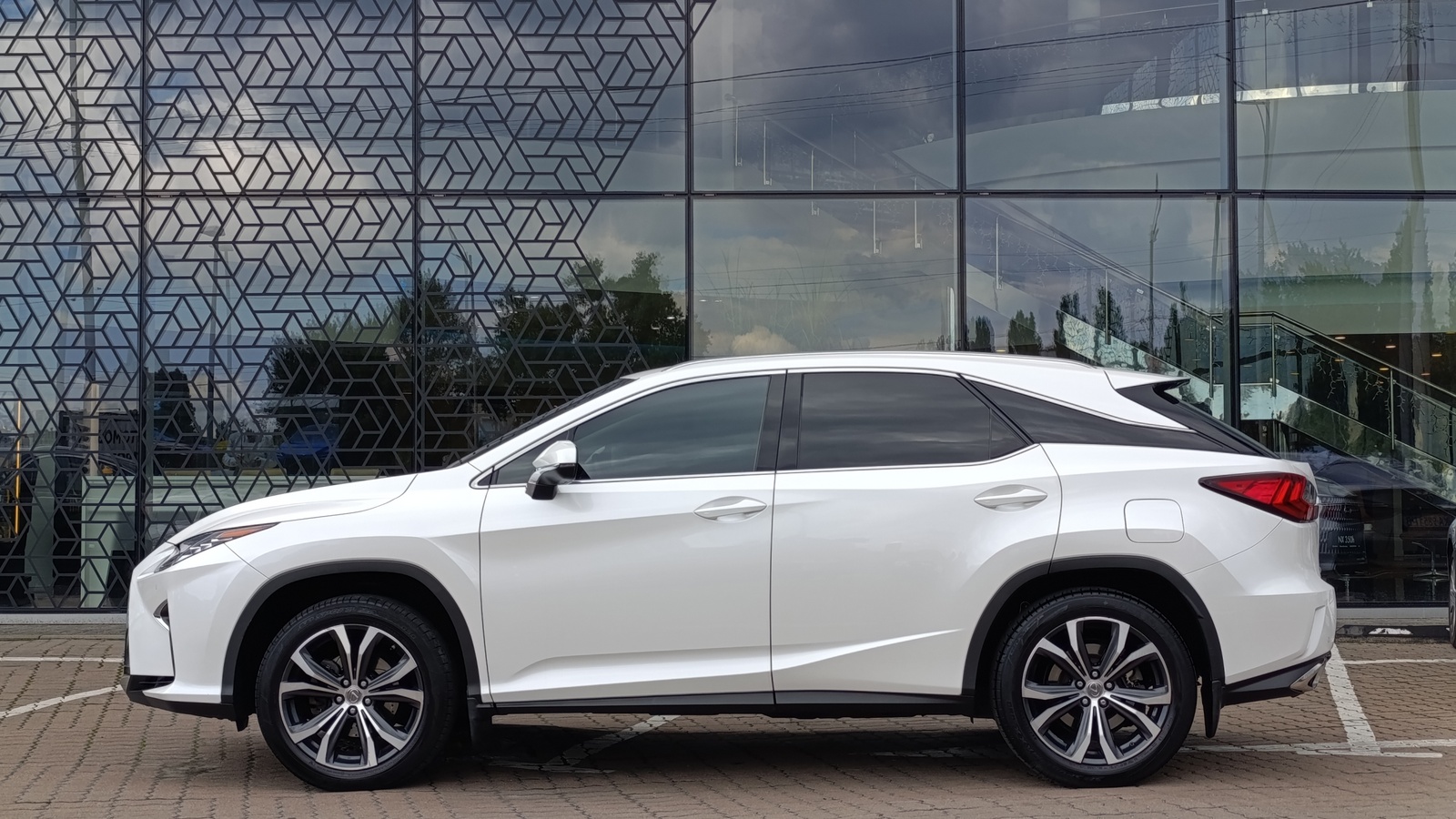Lexus RX 2016 року з пробігом 95138 км, Універсал, Лексус Київ Захід, м.Київ - 1400000 ГРН | Фото № 3