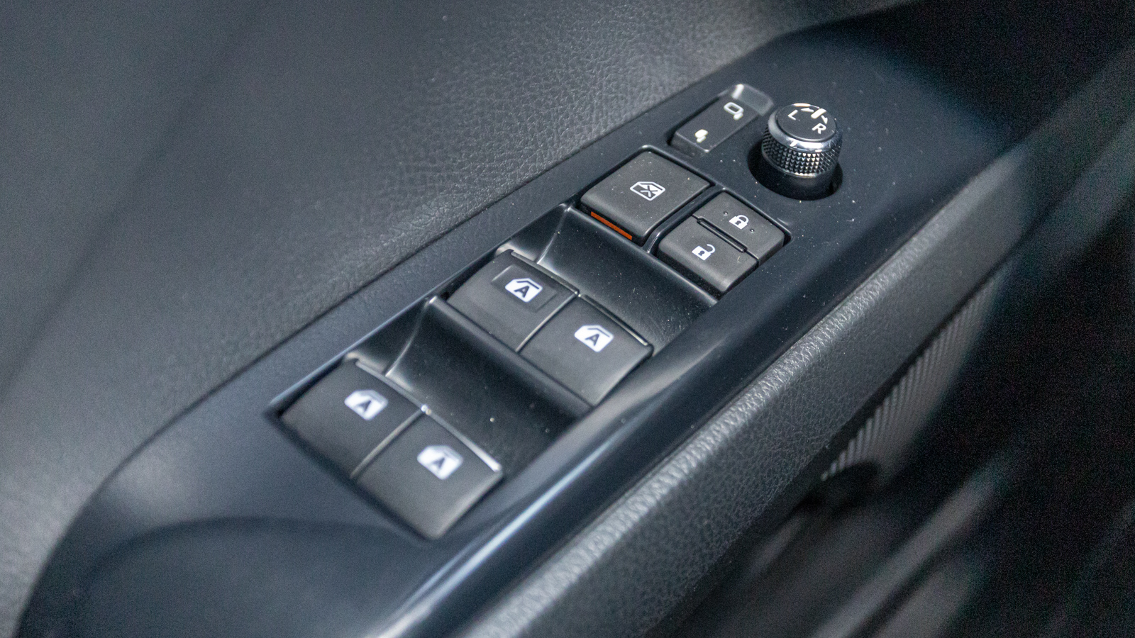 Toyota CAMRY 2019 року з пробігом 112635 км, Седан, Тойота Центр Дніпро "Алмаз Мотор" на Запорізькому шосе, м.Дніпро - 1220000 ГРН | Фото № 19