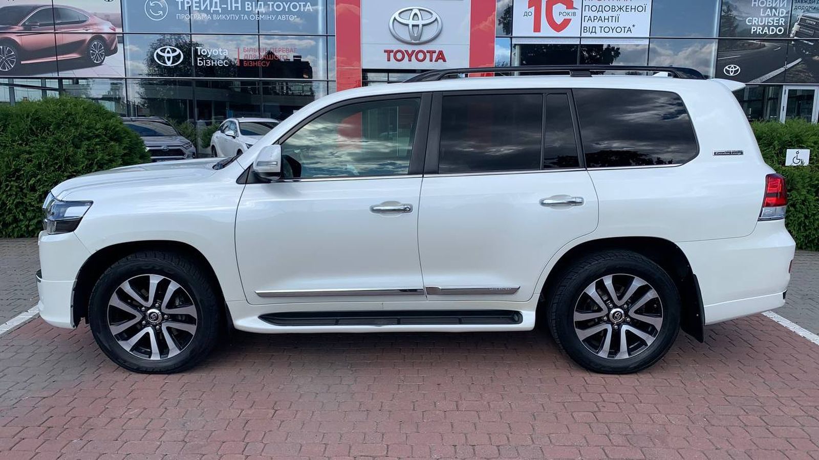Toyota LAND CRUISER 2019 року з пробігом 241127 км, Універсал, Тойота Центр Хмельницький "Гранд Мотор", м.Хмельницький - 2081000 ГРН | Фото № 3
