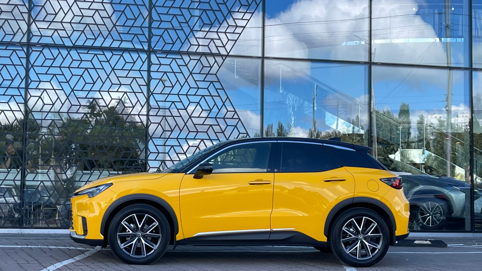 Lexus LBX 2023 року з пробігом 3321 км, Хетчбек, Лексус Київ Захід, м.Київ - 1598000 ГРН | Фото № 3