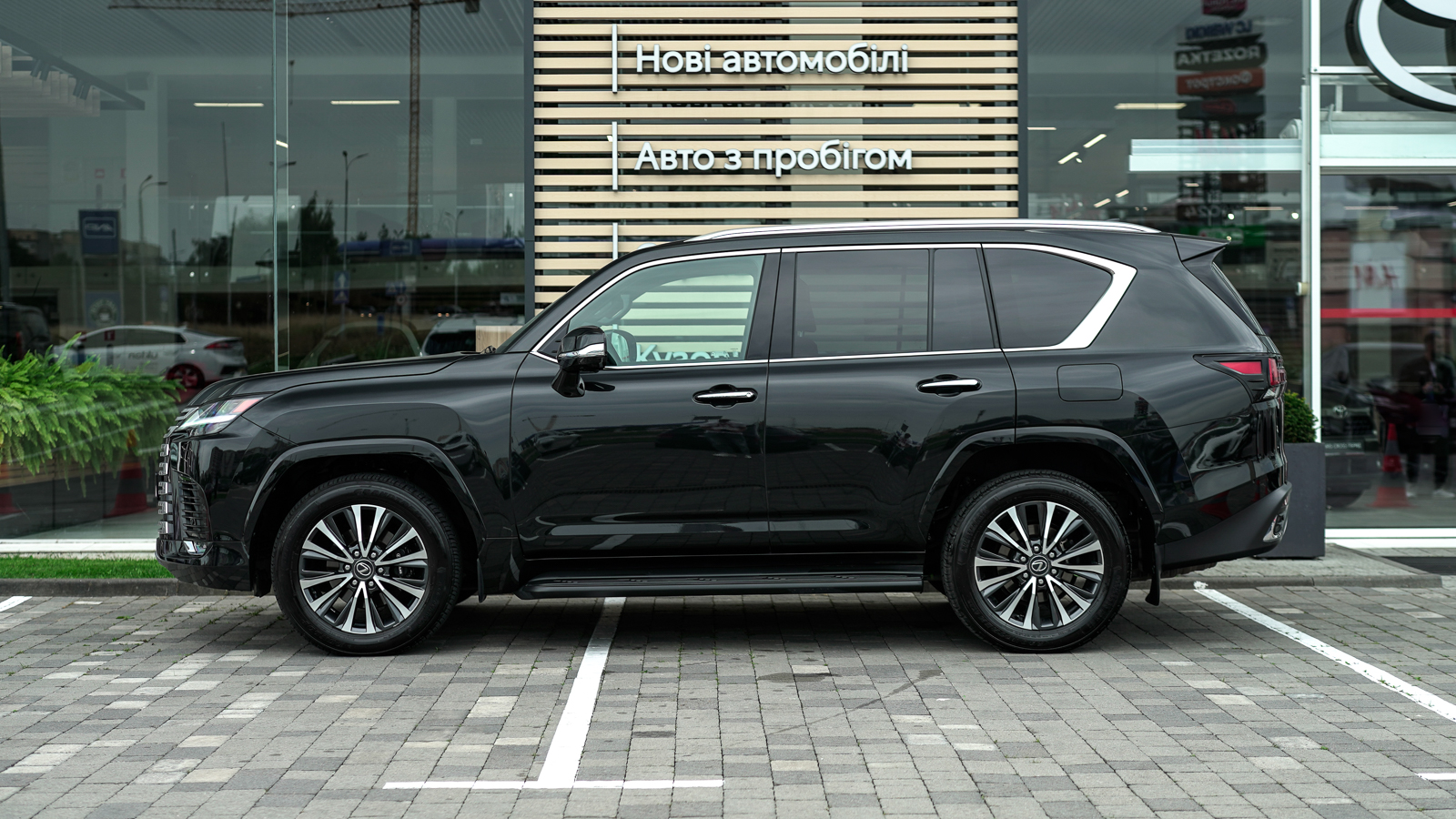 Lexus LX 2024 року з пробігом 29331 км, Універсал, Тойота Центр Львів "Діамант", м.Львів - 5395000 ГРН | Фото № 3